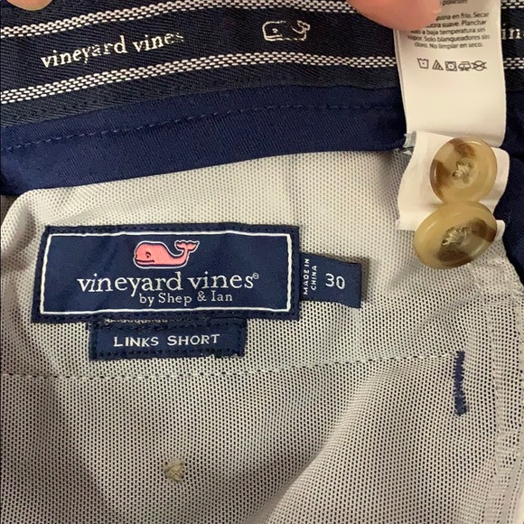 EUC Men’s Vineyard Vines Navy Size 30 shorts
MS5 - Picture 5 of 5
